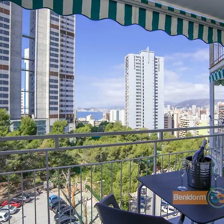 Apartment Family & Friends Getaway - Pool - Balcony - Sleeps 6 Free Parking - Wifi And Netflix 8-E Benidorm
