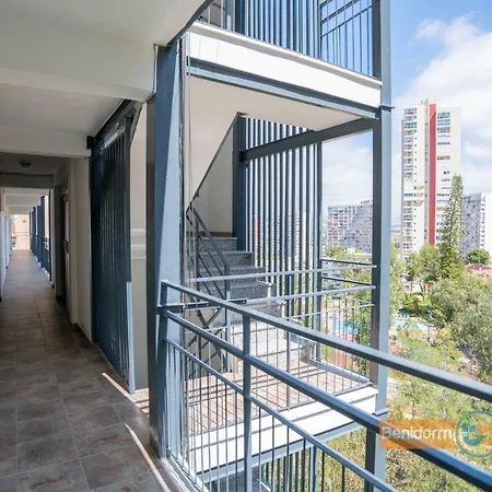 Family & Friends Getaway - Pool - Balcony - Sleeps 6 Free Parking - Wifi And Netflix 8-E Apartment Benidorm