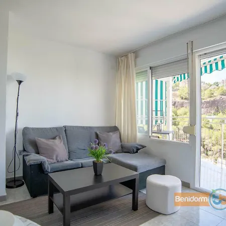 Family & Friends Getaway - Pool - Balcony - Sleeps 6 Free Parking - Wifi And Netflix 8-E