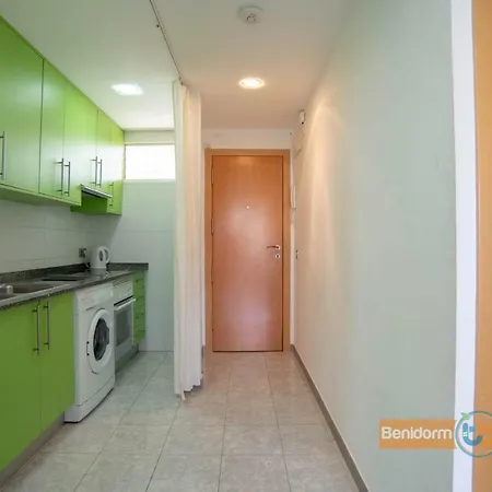 Family & Friends Getaway - Pool - Balcony - Sleeps 6 Free Parking - Wifi And Netflix 8-E * Benidorm