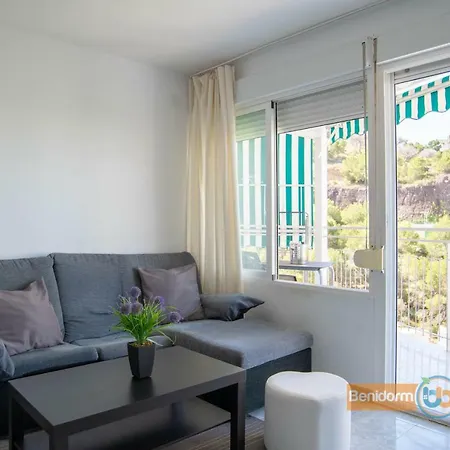 Family & Friends Getaway - Pool - Balcony - Sleeps 6 Free Parking - Wifi And Netflix 8-E Benidorm